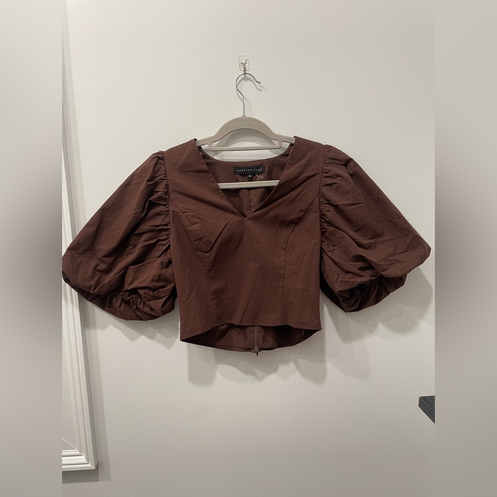 Super cute brown top